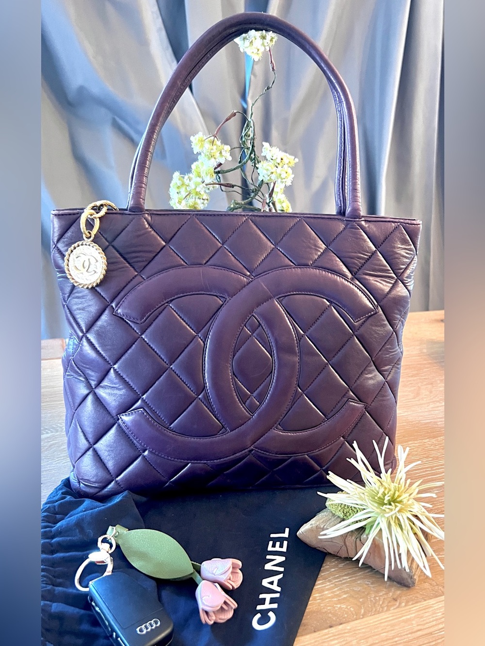 💜💁🏻‍♀️CHANEL 1804 QUILTED LAMBSKIN W/GOLD MEDALLION CHARM TOTE Y2K💁🏻‍♀️💜